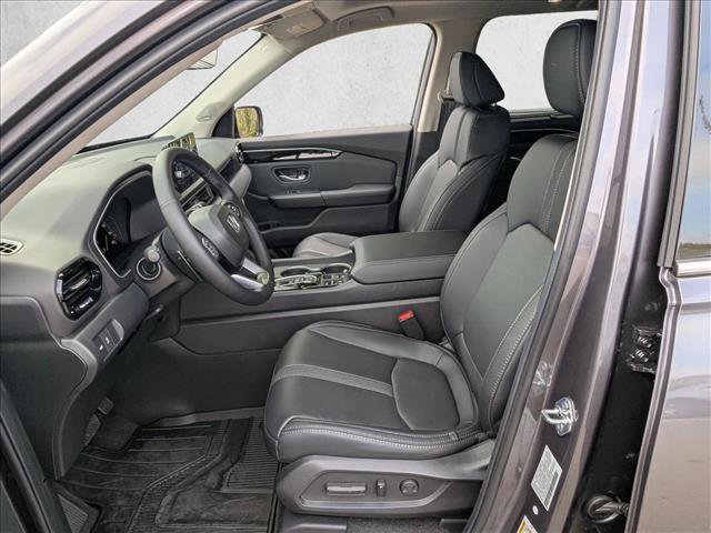 New 2025 Honda Pilot Touring image 4