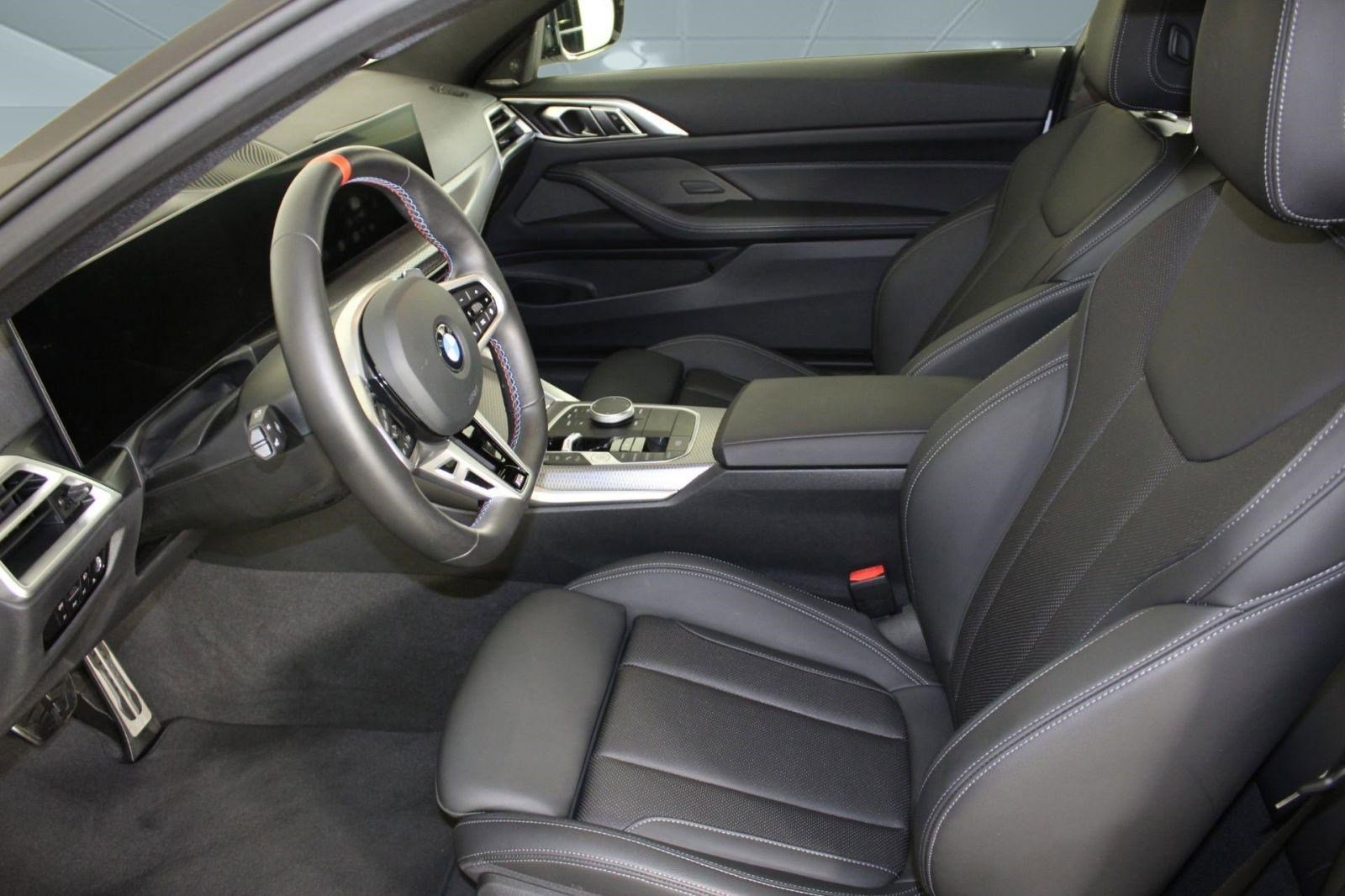 Used 2025 BMW M440i Coupe w/ Premium Package image 5