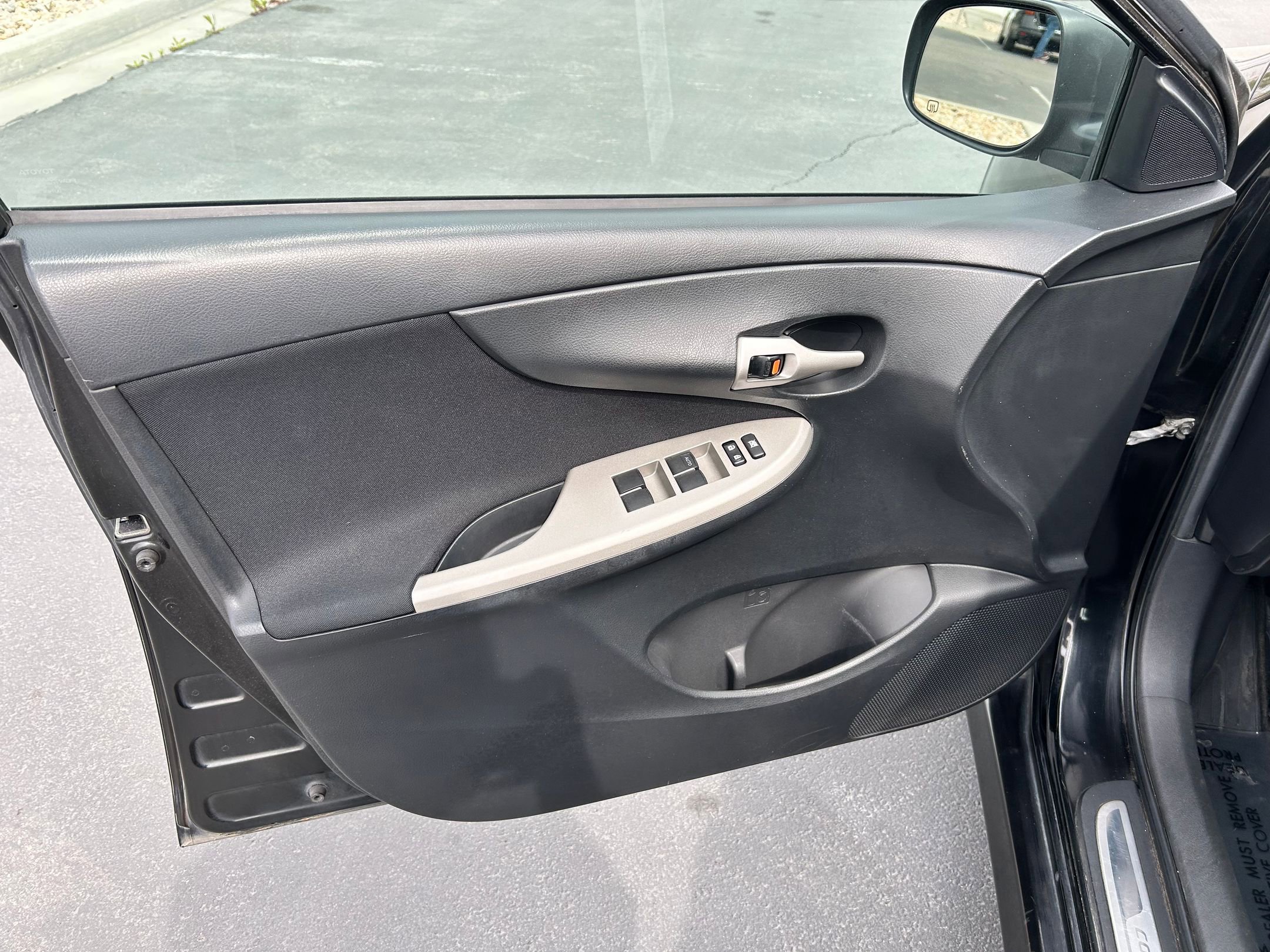 Used 2010 Toyota Corolla S image 9