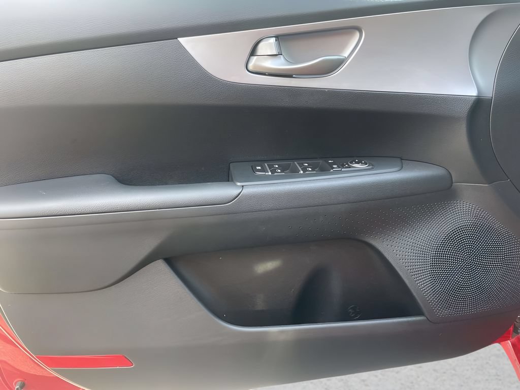 Used 2022 Kia Forte LXS FWD image 16