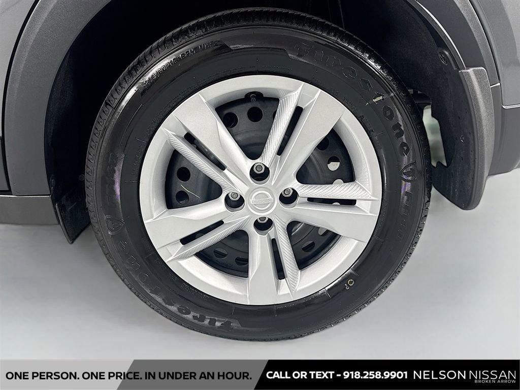 Certified 2025 Nissan Kicks Play S FWD image 28