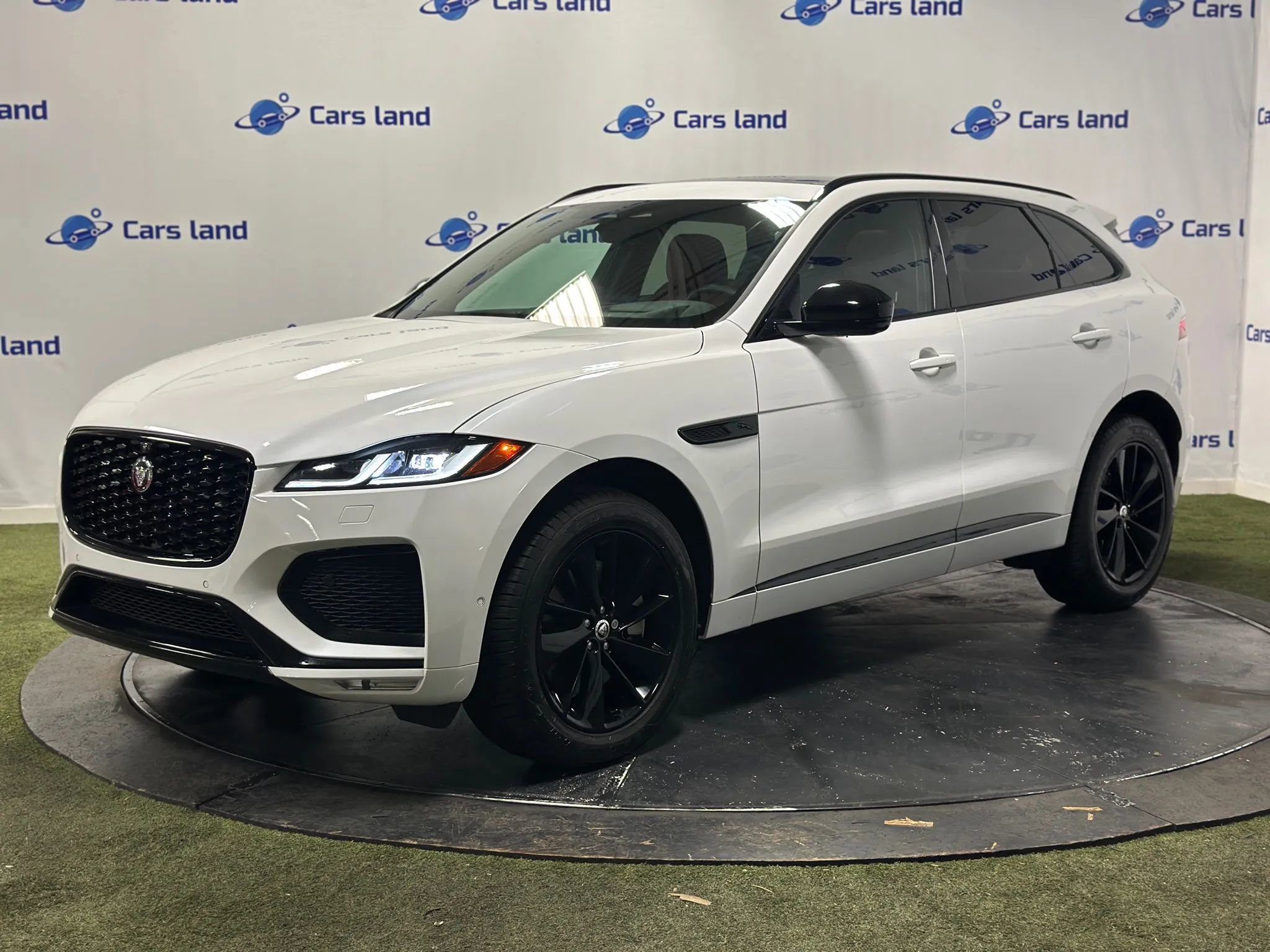 Used 2026 Jaguar F-PACE R-Dynamic S image 6