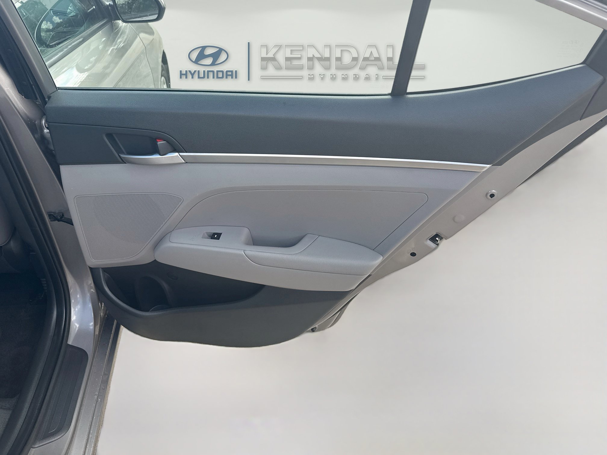 Used 2020 Hyundai Elantra SE FWD image 27