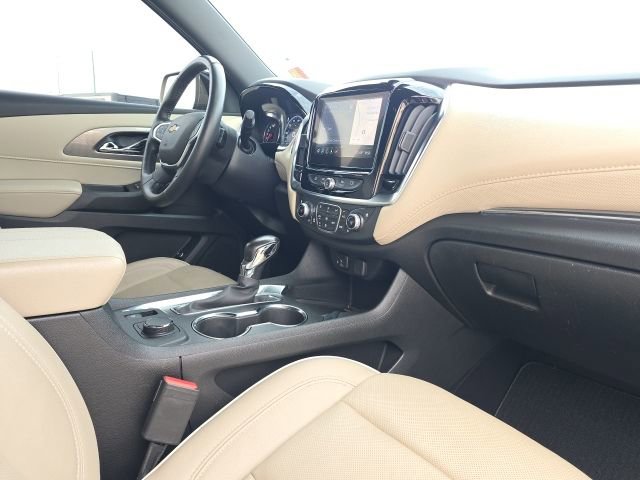 Used 2022 Chevrolet Traverse Premier FWD image 23