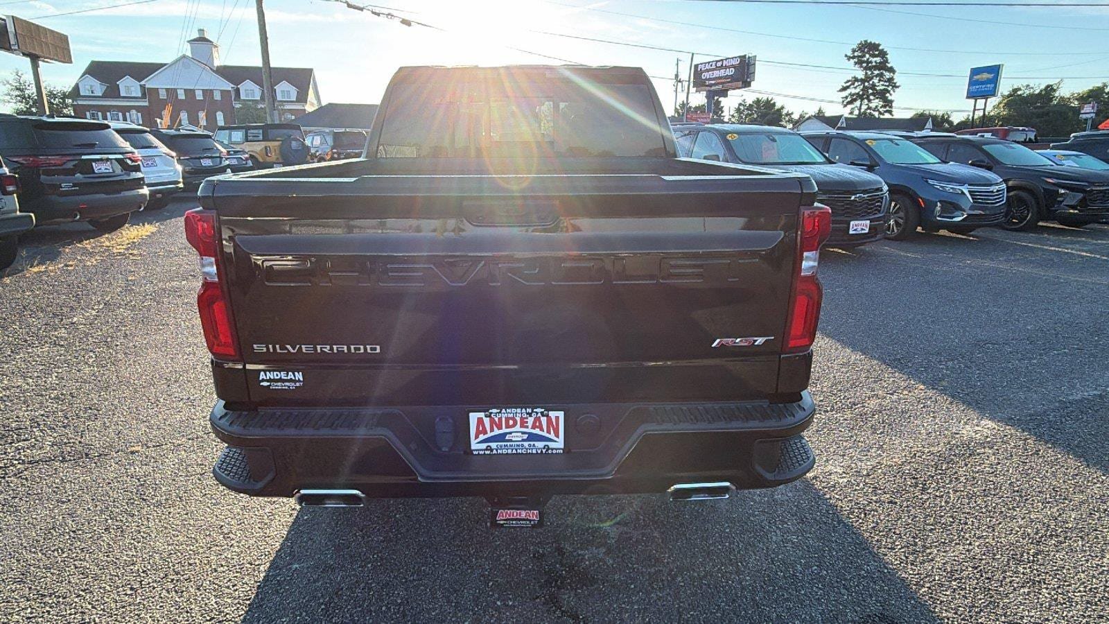 Used 2022 Chevrolet Silverado 1500 RST AWD/4WD image 9