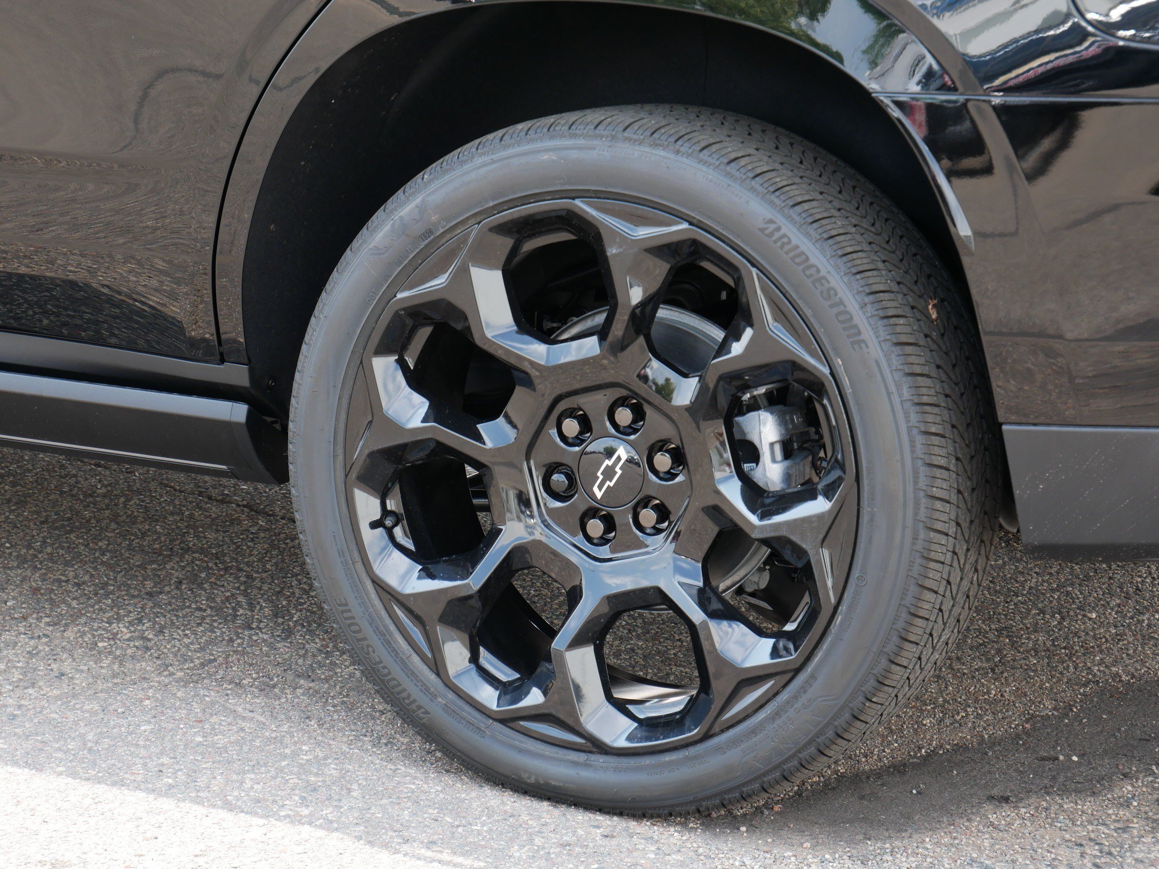 New 2026 Chevrolet Tahoe High Country AWD/4WD image 3