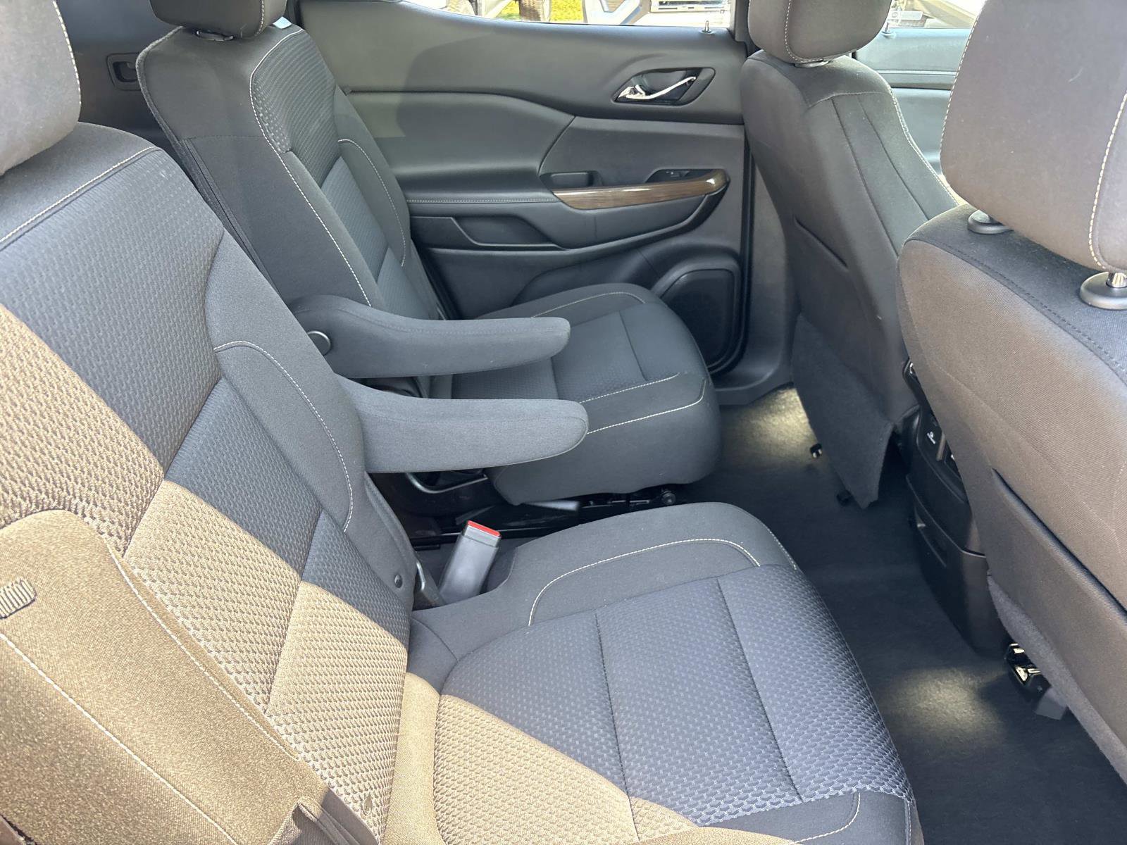 Certified 2023 GMC Acadia SLE w/ Driver Convenience Package image 33