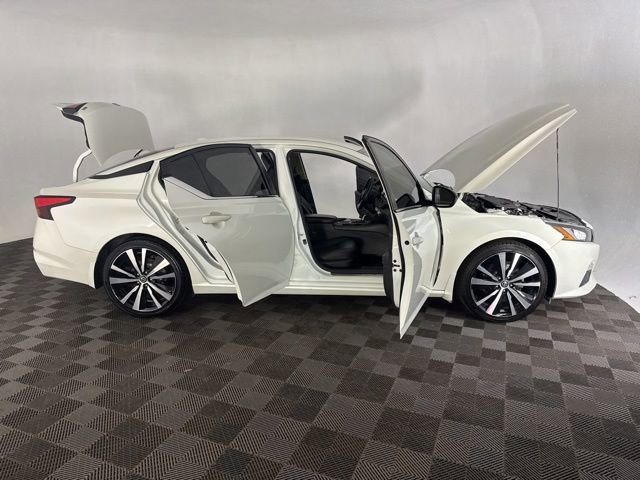 Used 2020 Nissan Altima 2.5 SR FWD image 15