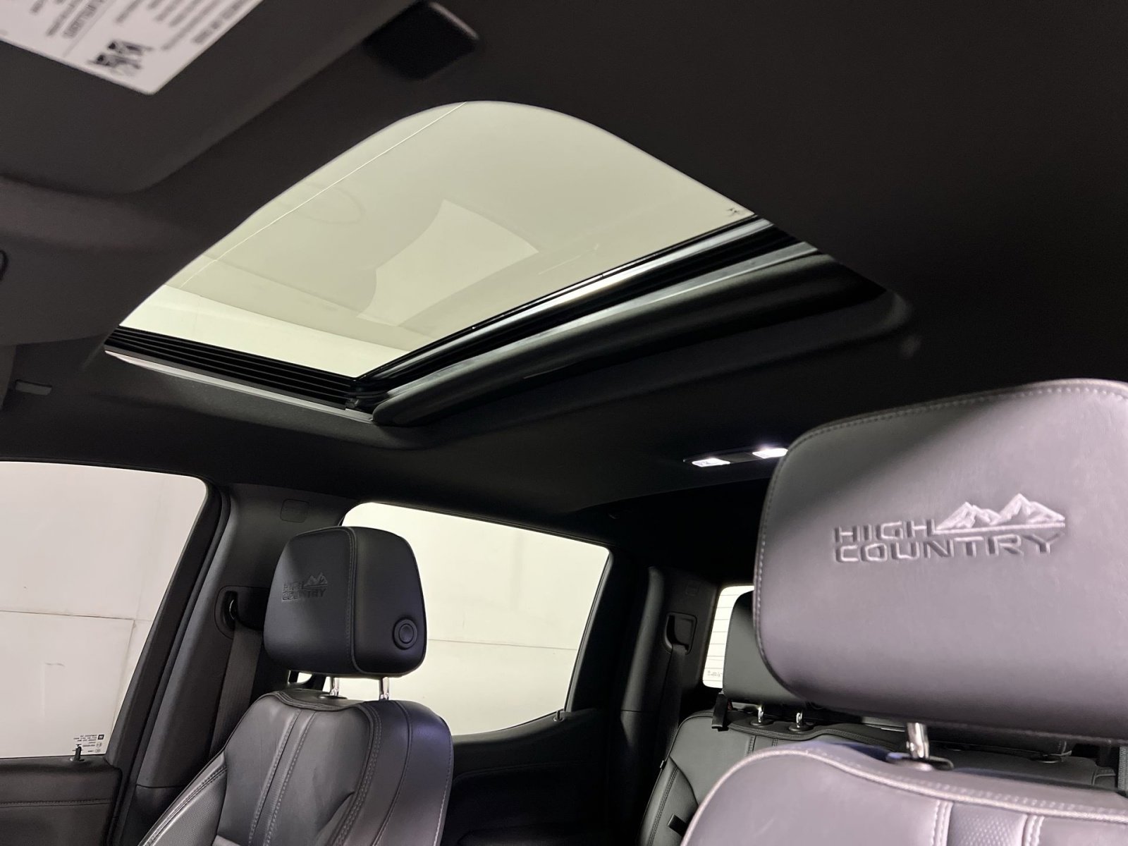 Used 2021 Chevrolet Silverado 1500 High Country w/ Technology Package image 22