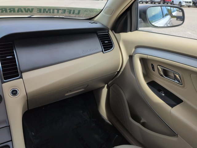 Used 2018 Ford Taurus SE FWD image 16