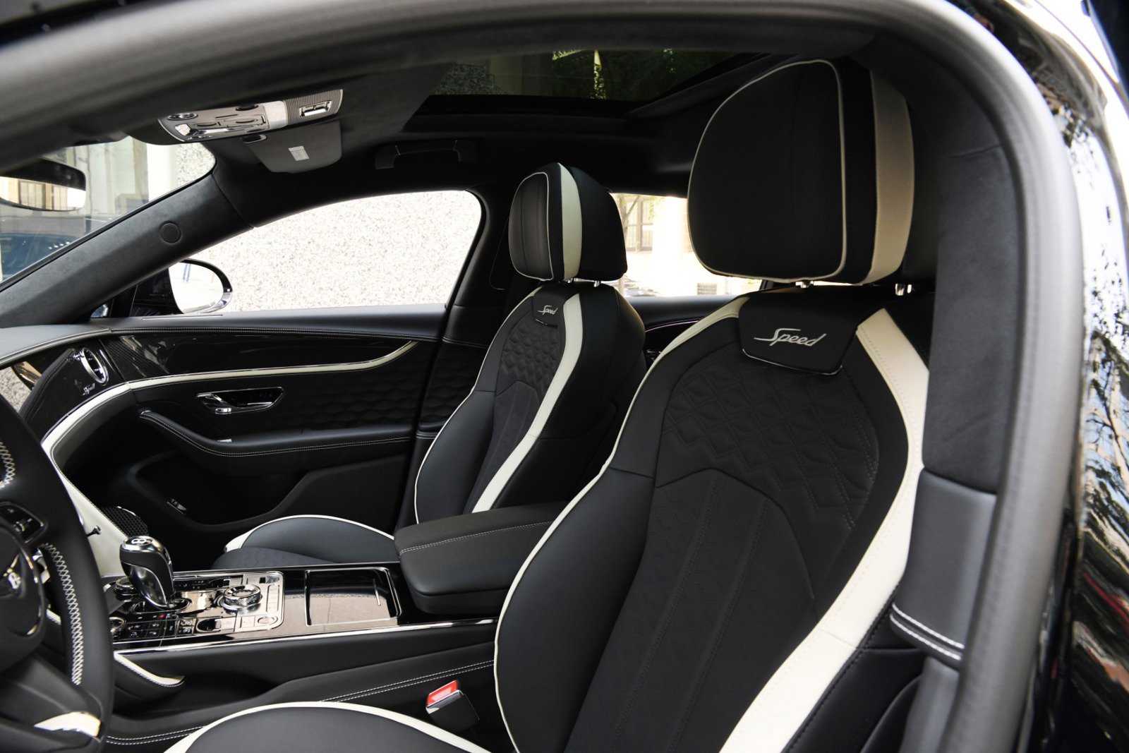 New 2026 Bentley Flying Spur Plug-In Hybrid AWD/4WD image 9