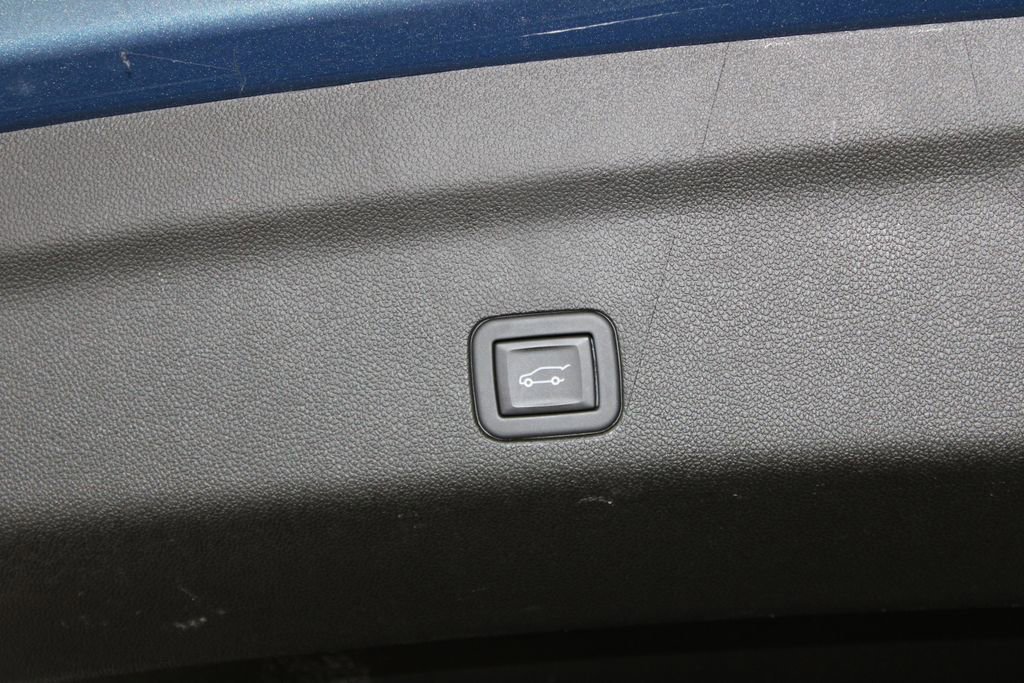 Used 2025 Chevrolet Tahoe Premier image 31