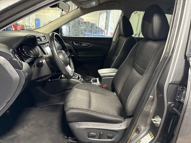Used 2020 Nissan Rogue SV image 21