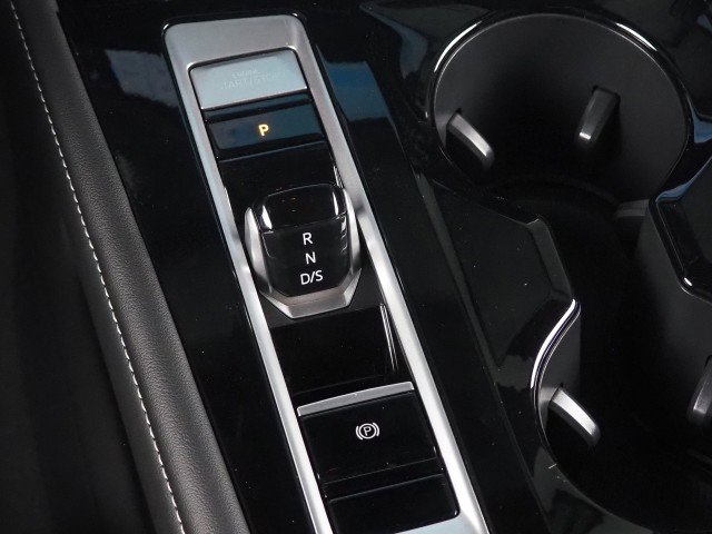 Used 2024 Volkswagen Atlas SE w/ Technology Package image 22