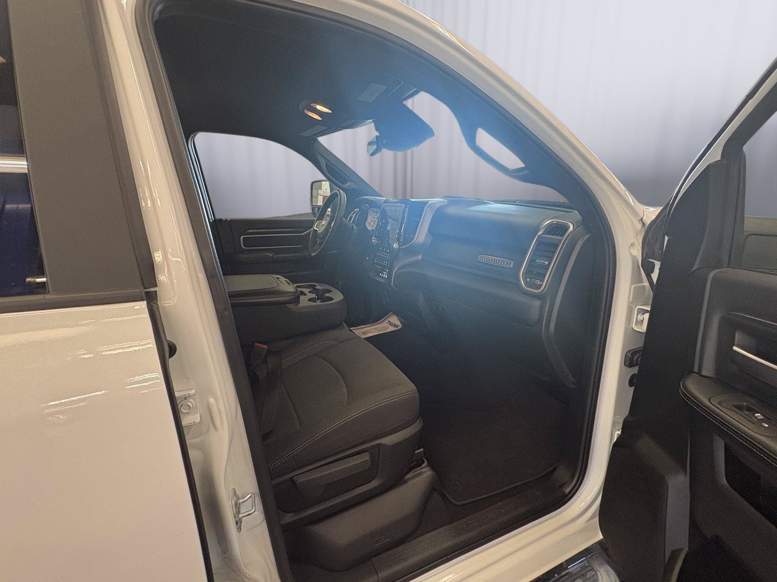 Used 2026 RAM 2500 Big Horn AWD/4WD image 15