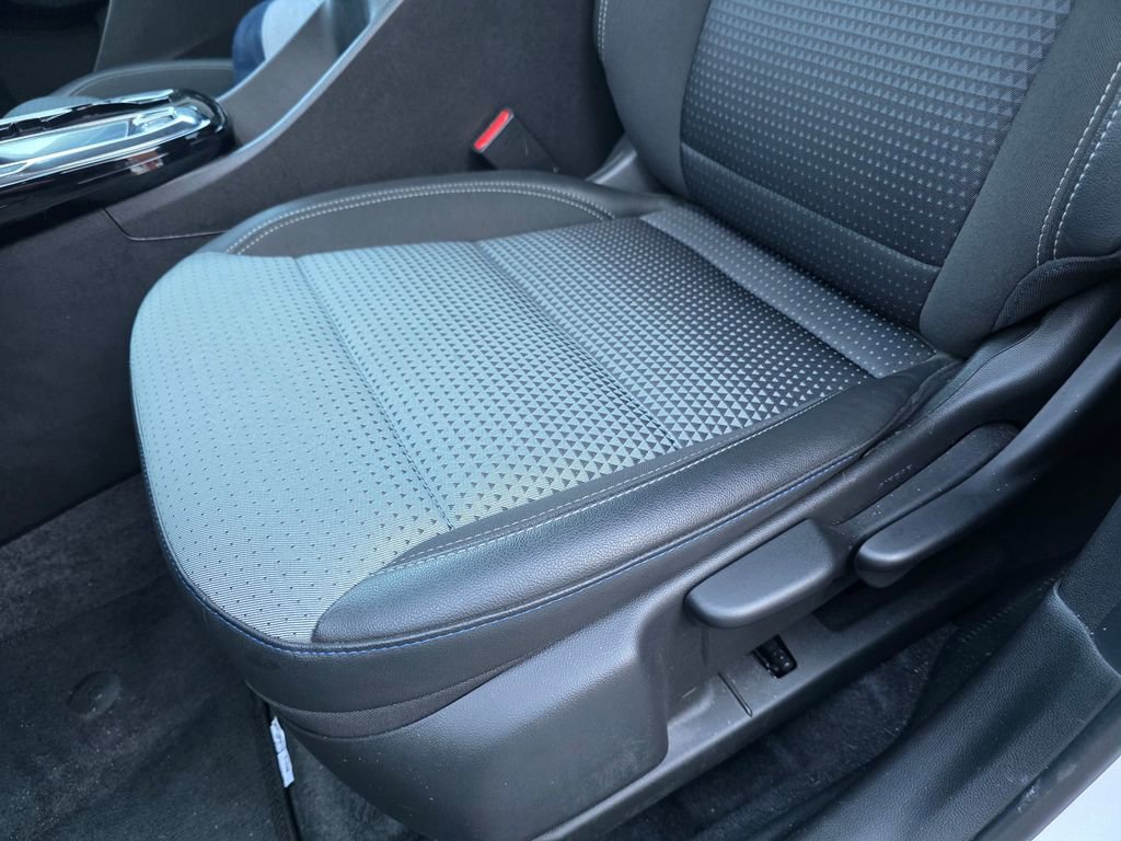 Certified 2025 Chevrolet Trax LT w/ LT Convenience Package image 12