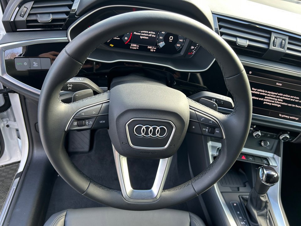 Certified 2025 Audi Q3 2.0T Premium w/ Convenience Package image 10