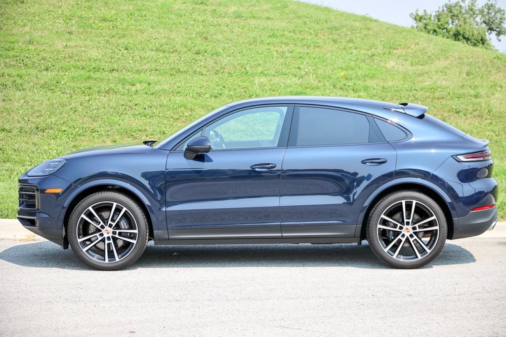 Certified 2026 Porsche Cayenne Coupe AWD/4WD image 2