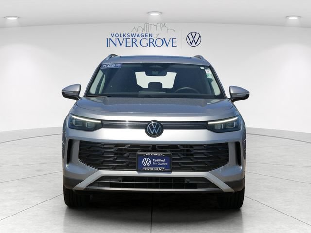 Certified 2025 Volkswagen Tiguan SE AWD/4WD image 2