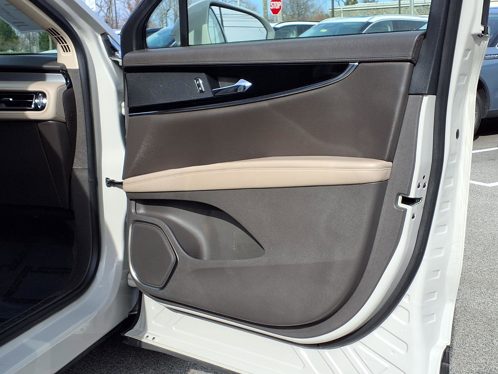 Certified 2023 Lincoln Nautilus AWD w/ Premium Package image 12