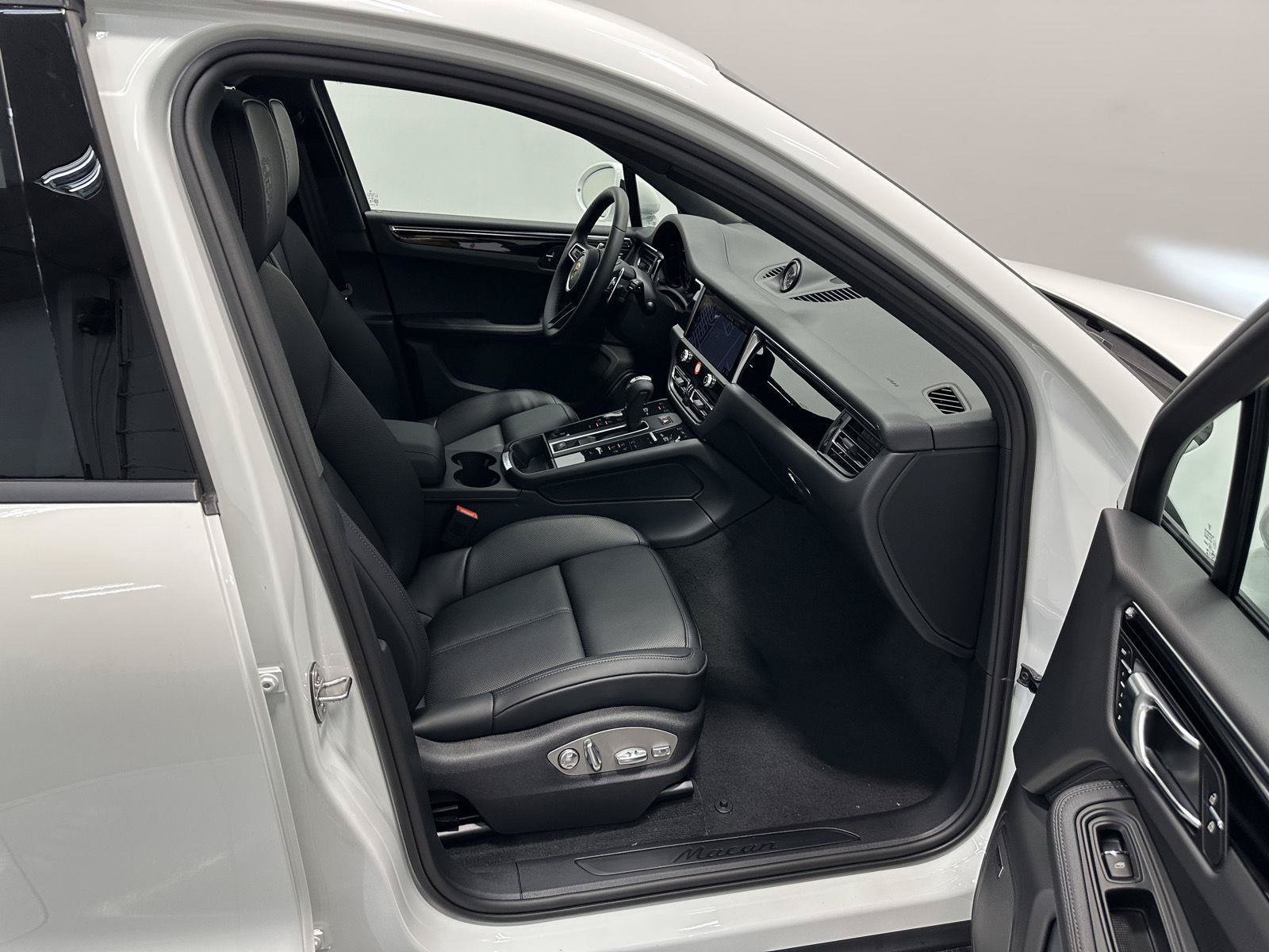 New 2026 Porsche Macan AWD/4WD image 43