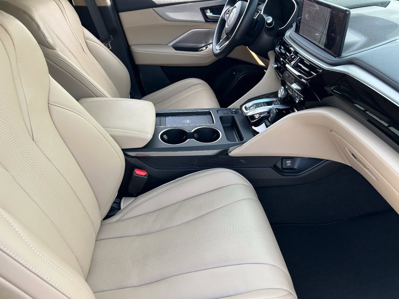 Certified 2025 Acura MDX FWD w/ Technology Package image 13