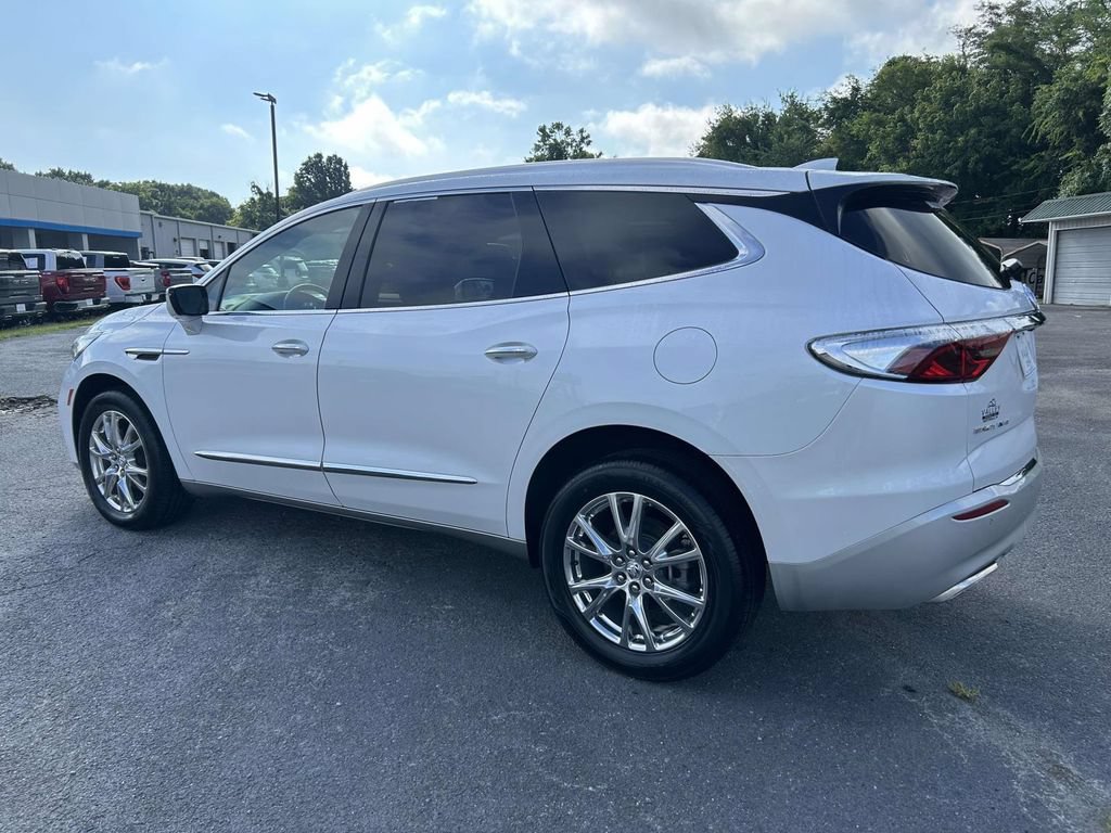 Used 2023 Buick Enclave Premium w/ Experience Buick Package FWD image 6