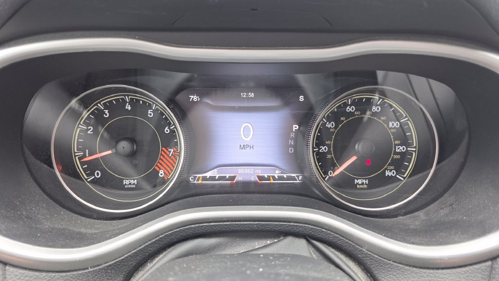 Used 2014 Jeep Cherokee Trailhawk w/ Comfort/Convenience Group AWD/4WD image 17