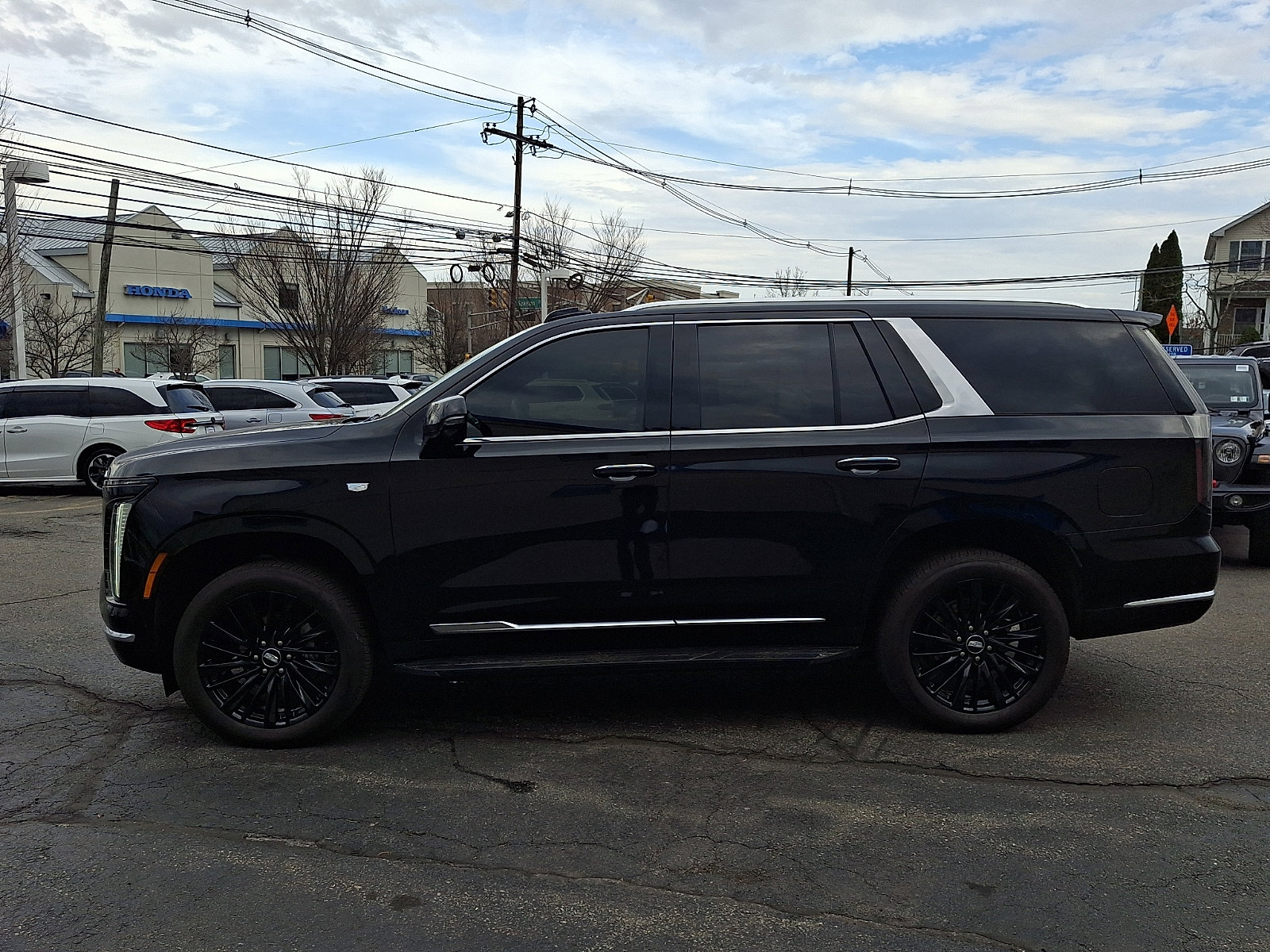 Used 2025 Cadillac Escalade Premium Luxury image 10