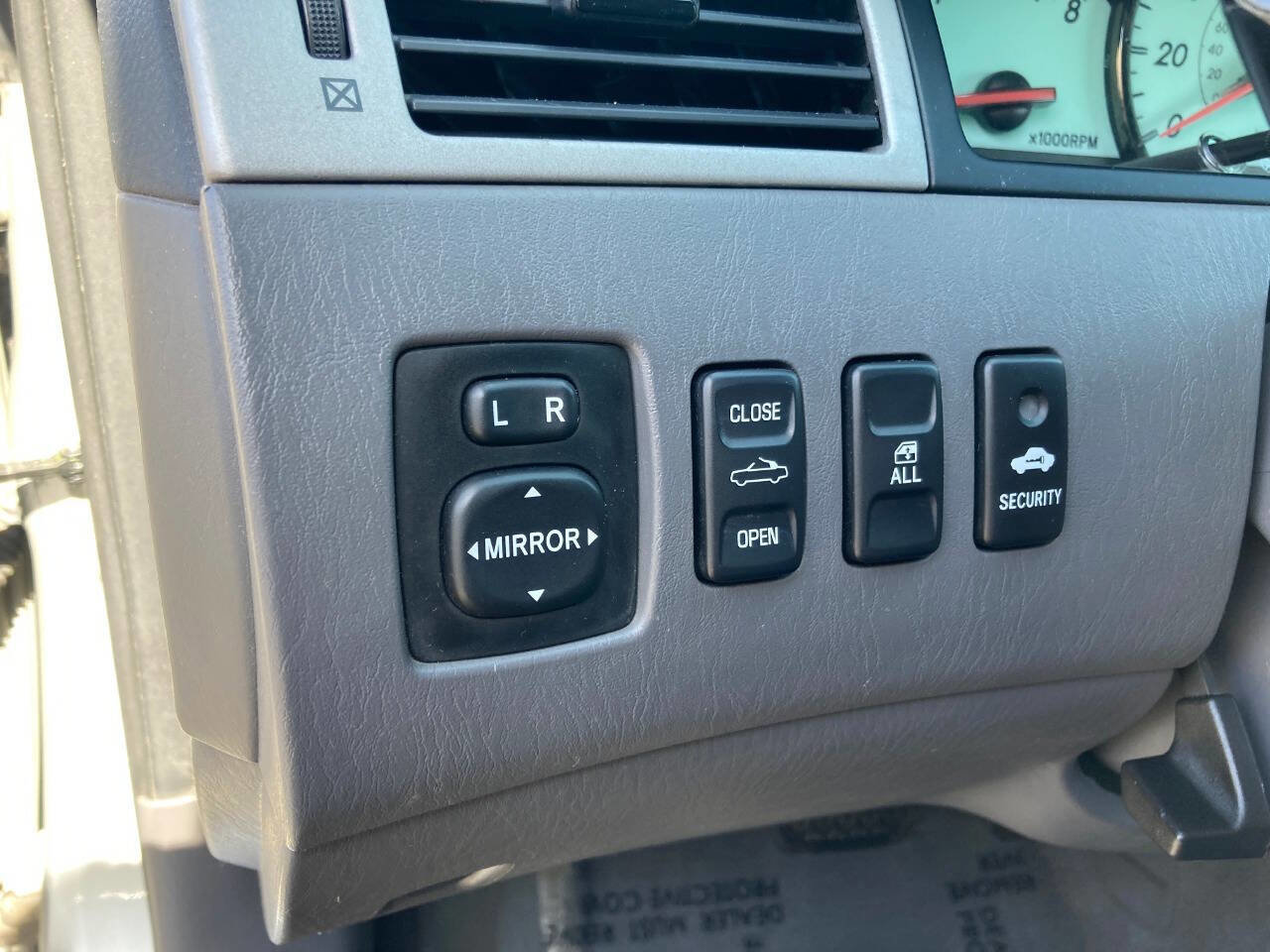 Used 2004 Toyota Solara SE image 85