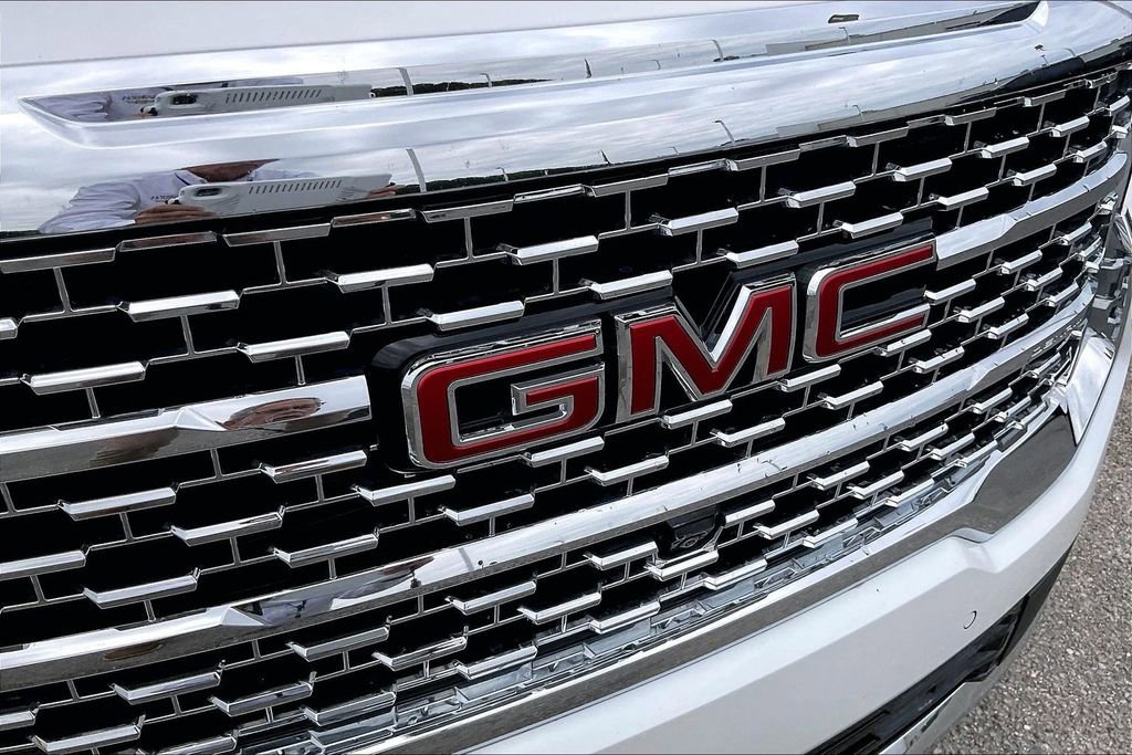 Used 2023 GMC Acadia Denali w/ Denali Technology Package FWD image 29