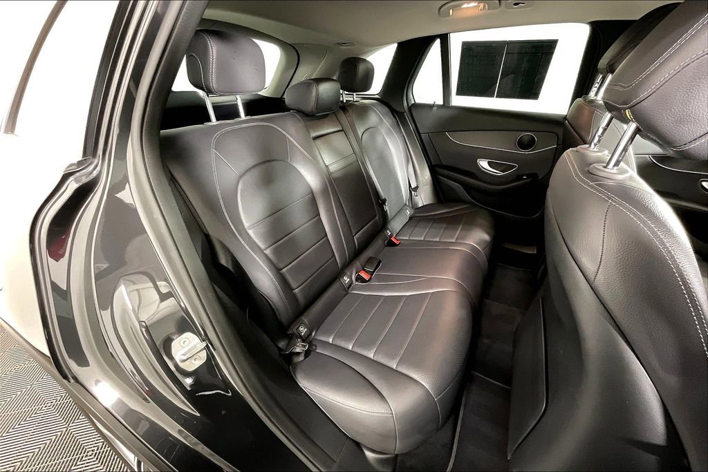 Used 2021 Mercedes-Benz GLC 300 4MATIC image 36