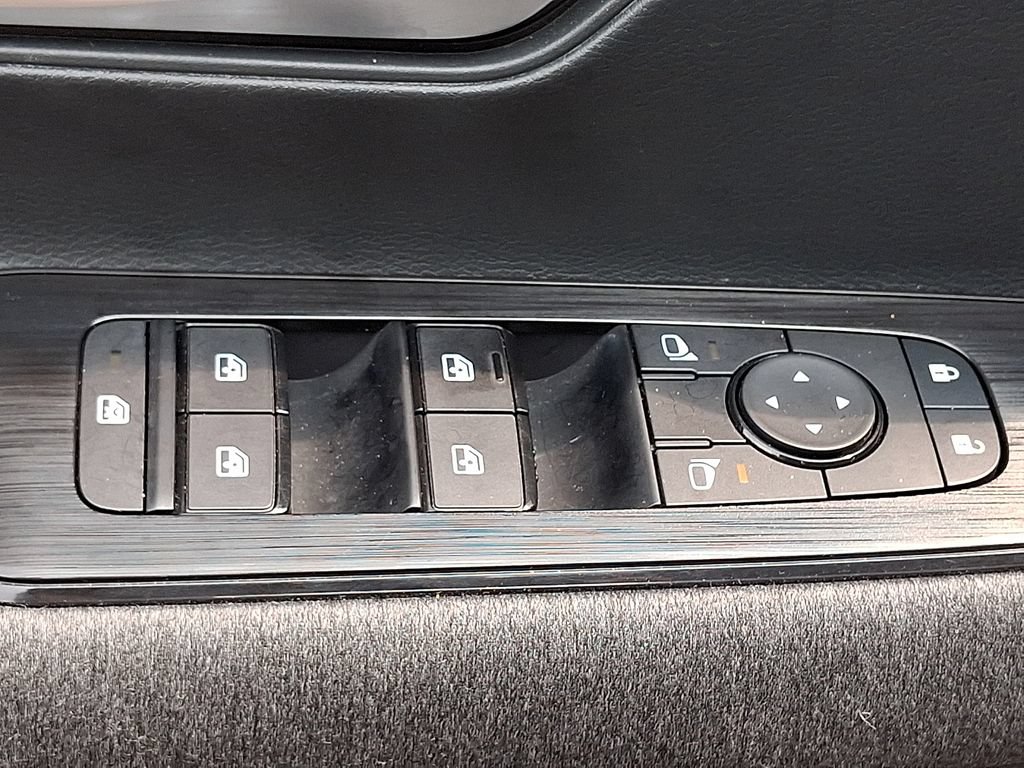 Certified 2025 Nissan Kicks SV AWD/4WD image 26