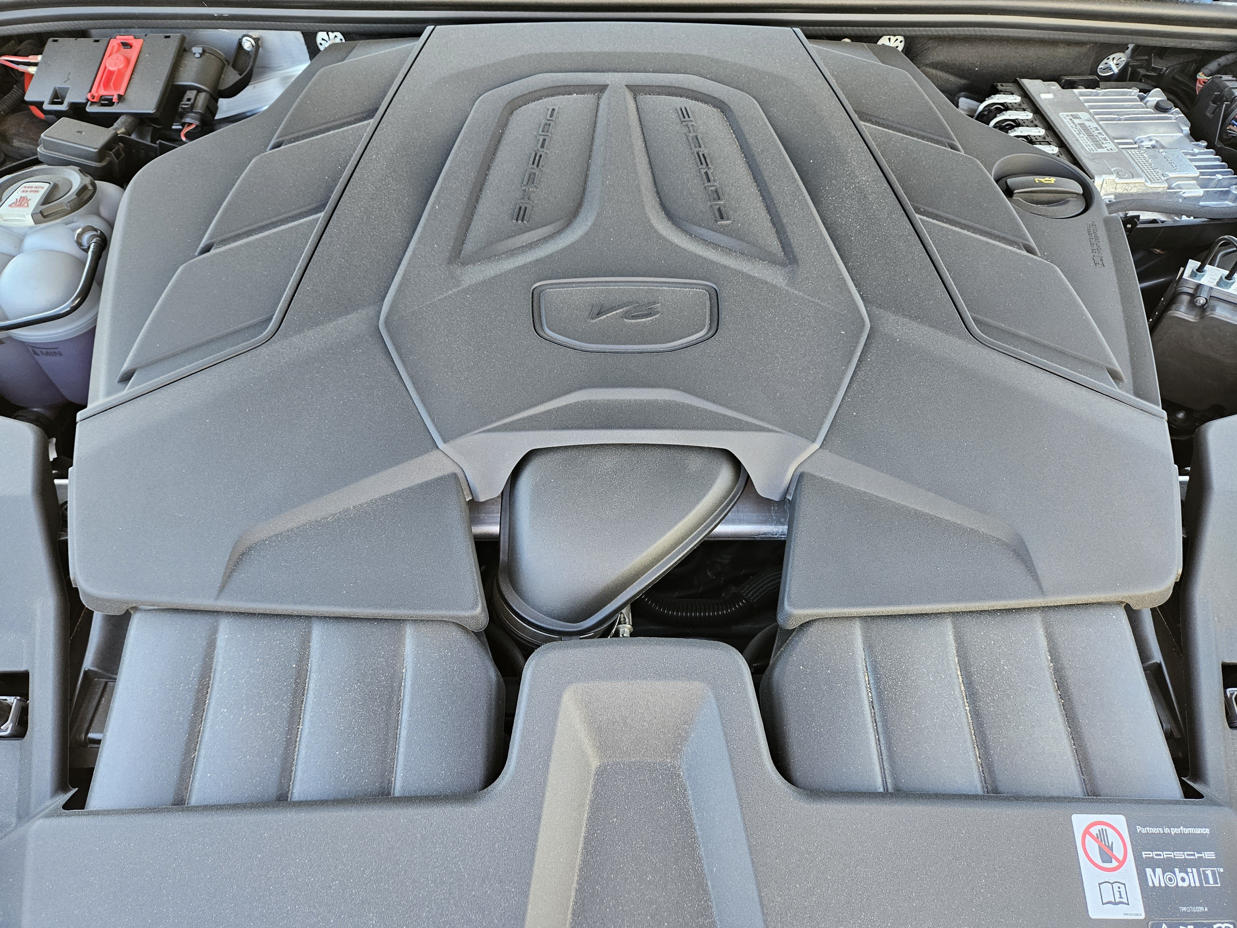 Certified 2026 Porsche Cayenne AWD/4WD image 30