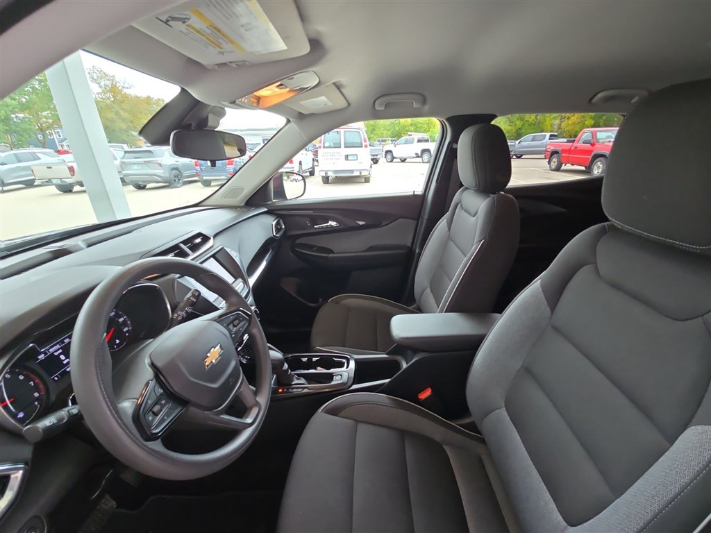 Used 2023 Chevrolet TrailBlazer LT FWD image 19