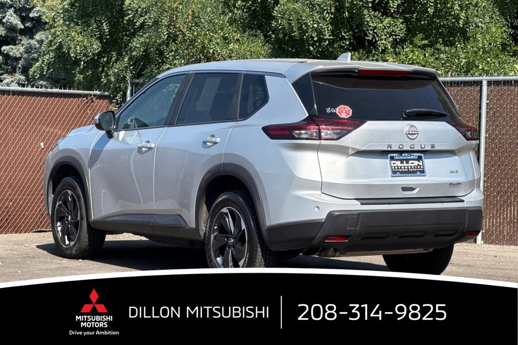 Used 2025 Nissan Rogue SV AWD/4WD image 9