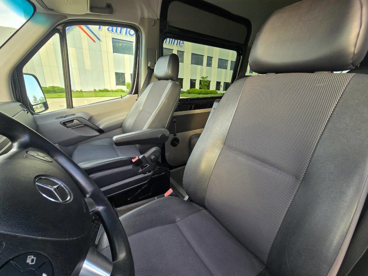 Used 2014 Mercedes-Benz Sprinter 2500 image 9
