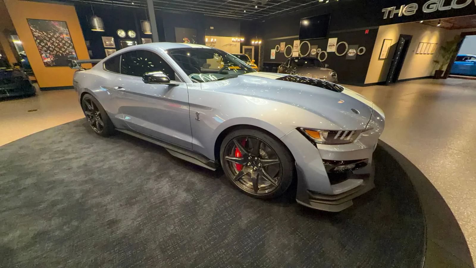 Used 2022 Ford Mustang Shelby GT500 w/ Carbon Fiber Track Pack RWD image 7
