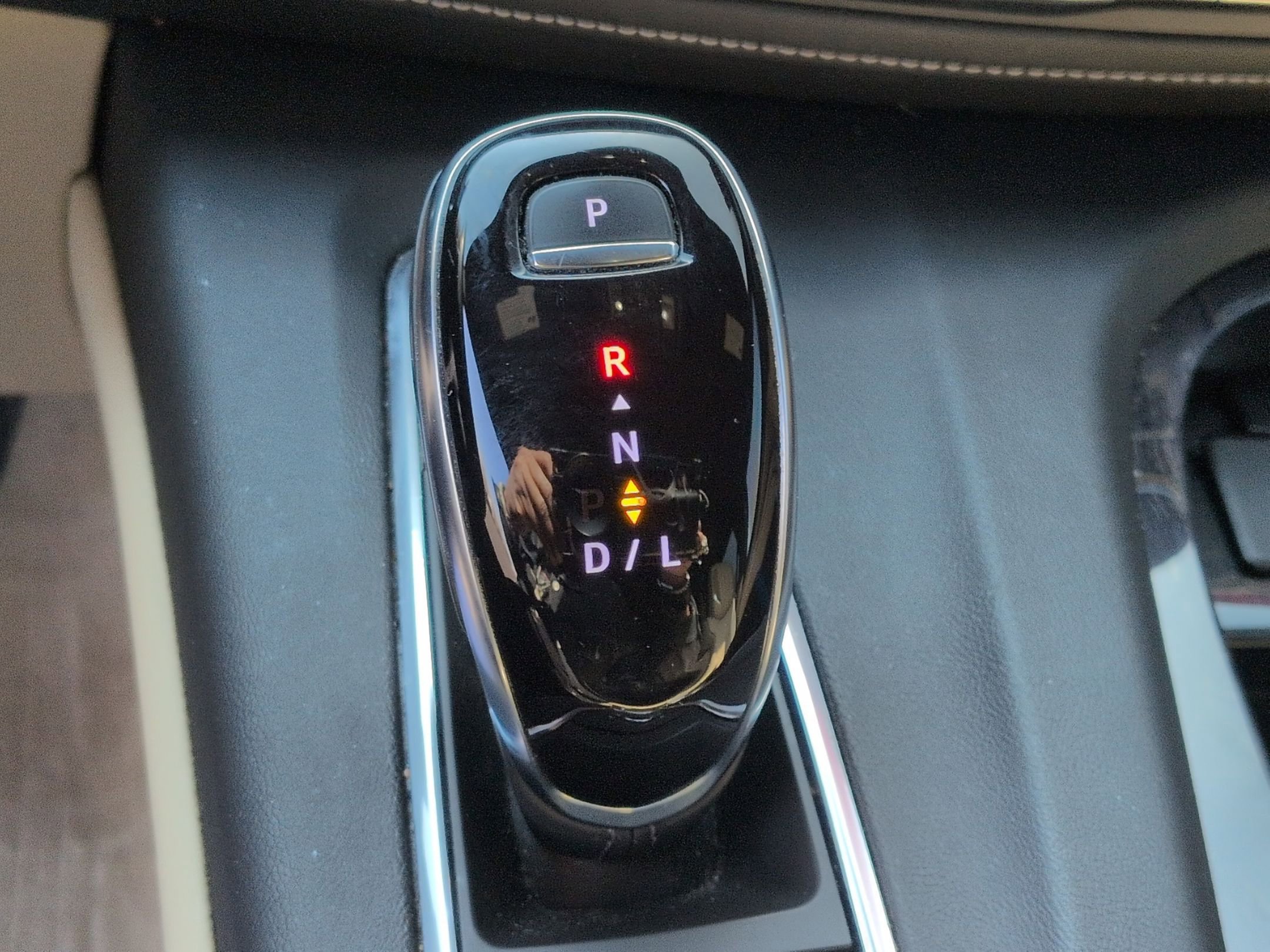 Certified 2021 Cadillac Escalade Premium Luxury image 16