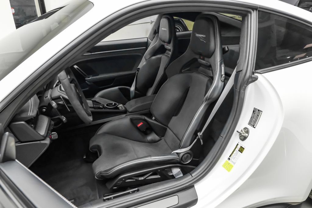 Used 2026 Porsche 911 GT3 w/ Weissach Package RWD image 30