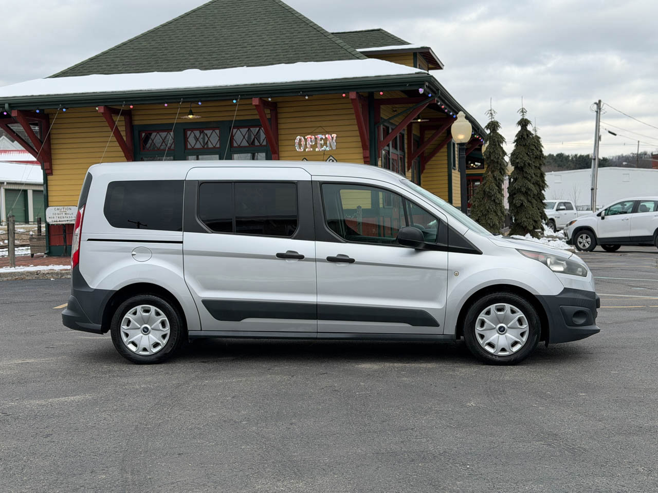 Used 2016 Ford Transit Connect XL image 3