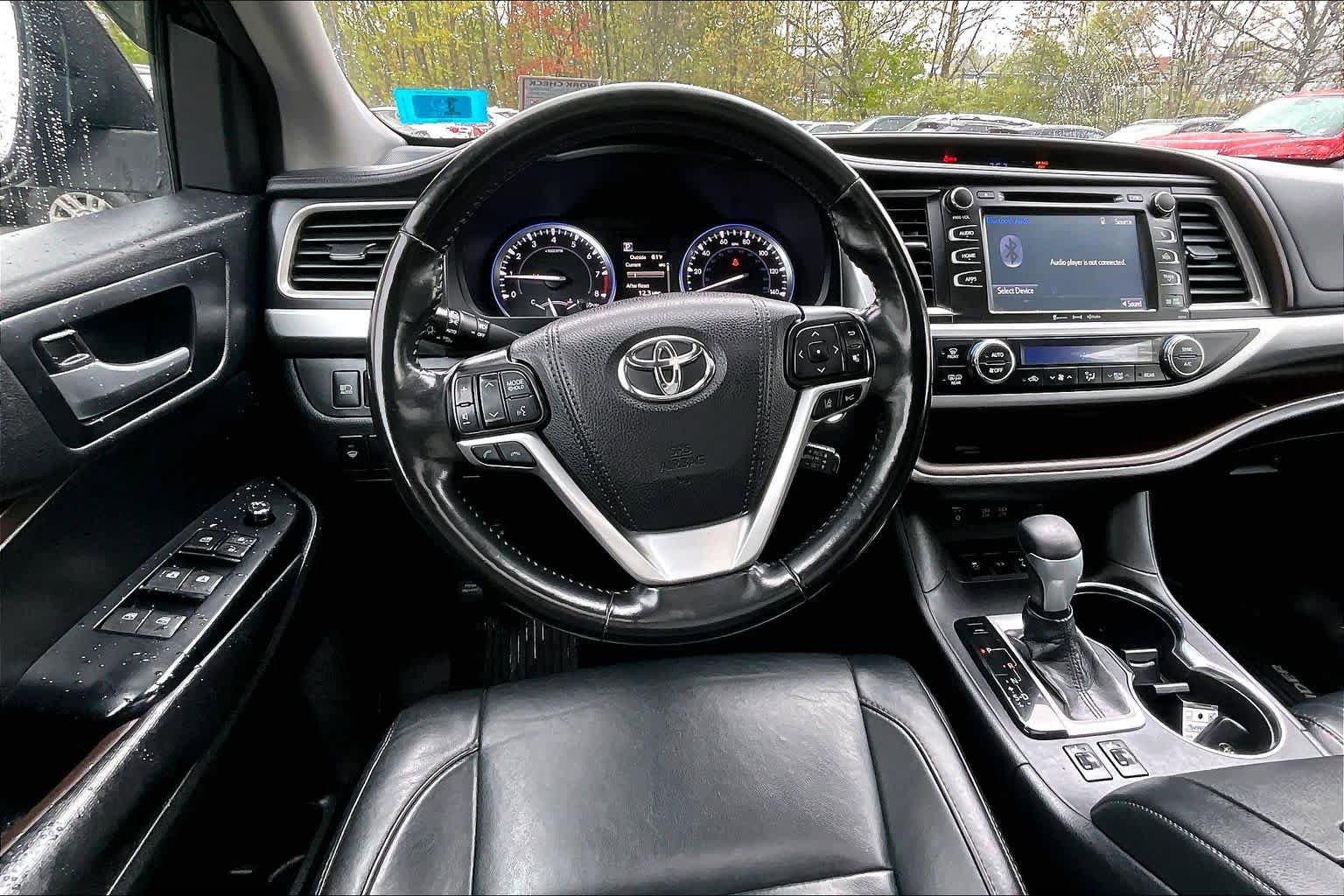Used 2018 Toyota Highlander XLE AWD/4WD image 6