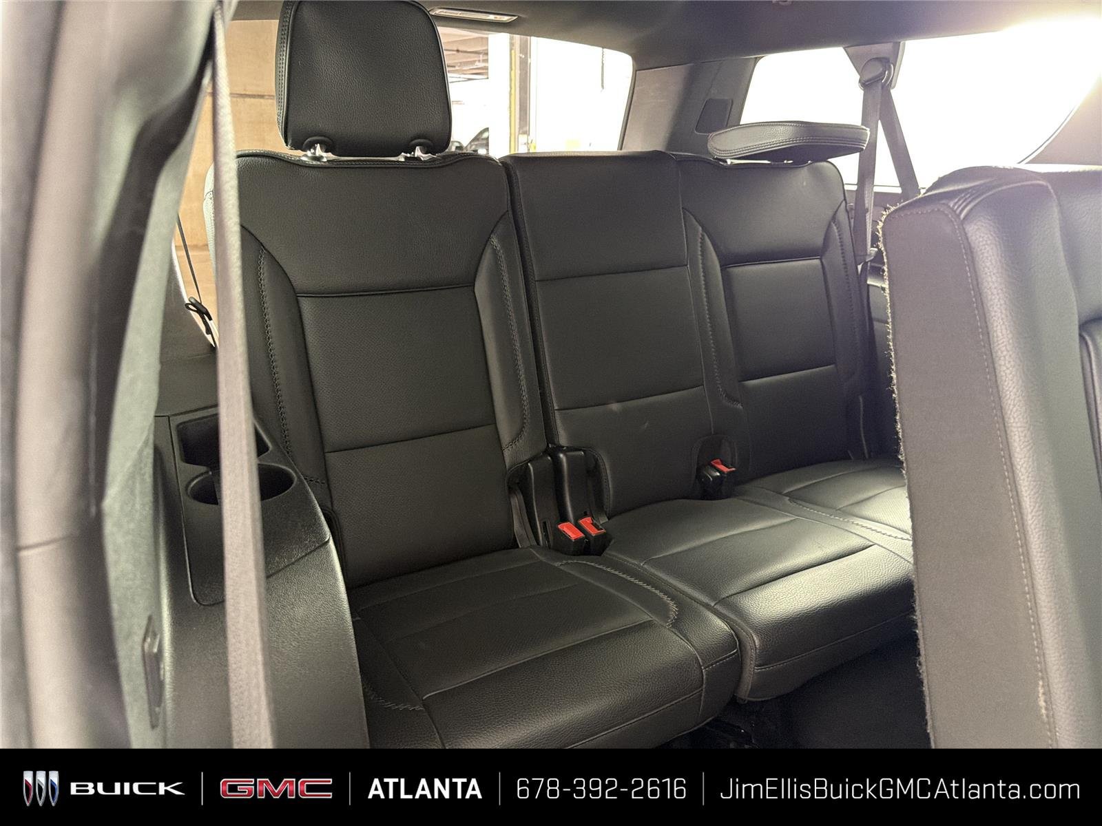 Used 2024 GMC Yukon XL Denali RWD image 12
