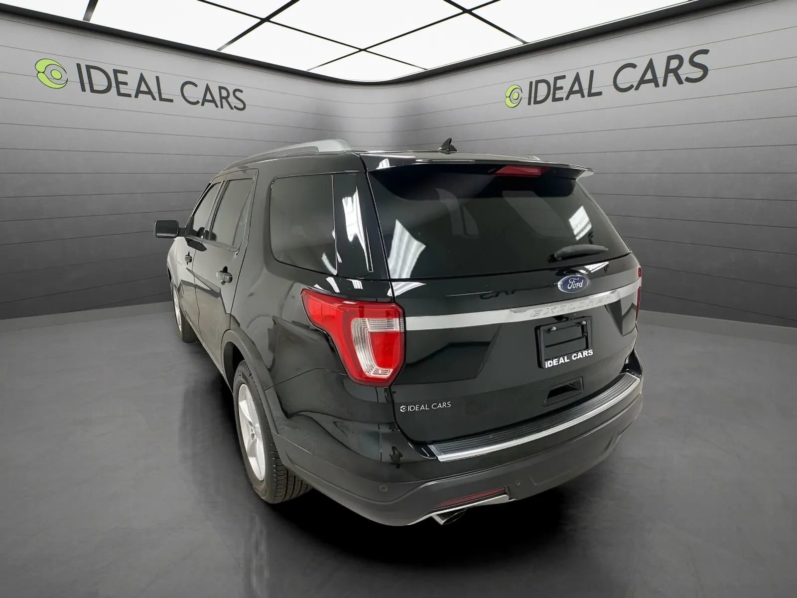 Used 2018 Ford Explorer XLT w/ Equipment Group 201A FWD image 7