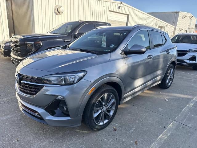 Used 2023 Buick Encore GX Select w/ Sport Touring Package FWD image 3