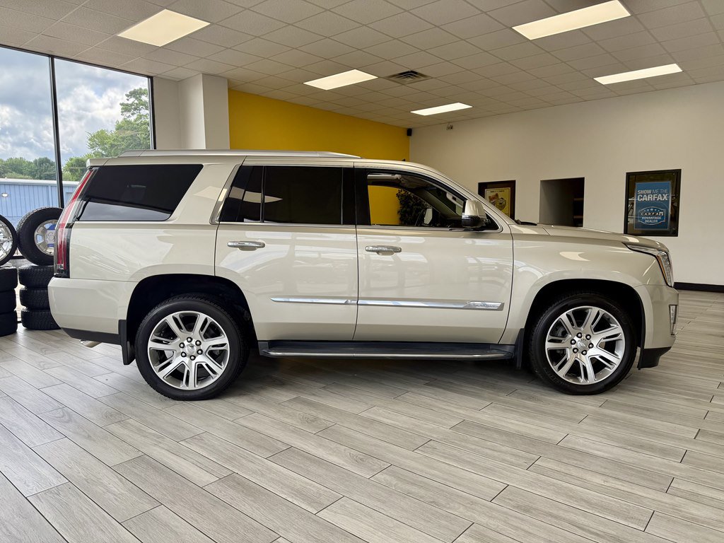 Used 2016 Cadillac Escalade Premium AWD/4WD image 5