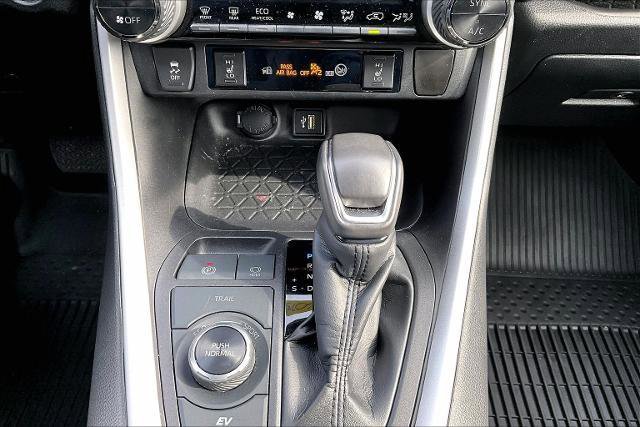 Used 2024 Toyota RAV4 SE w/ Convenience Package image 16