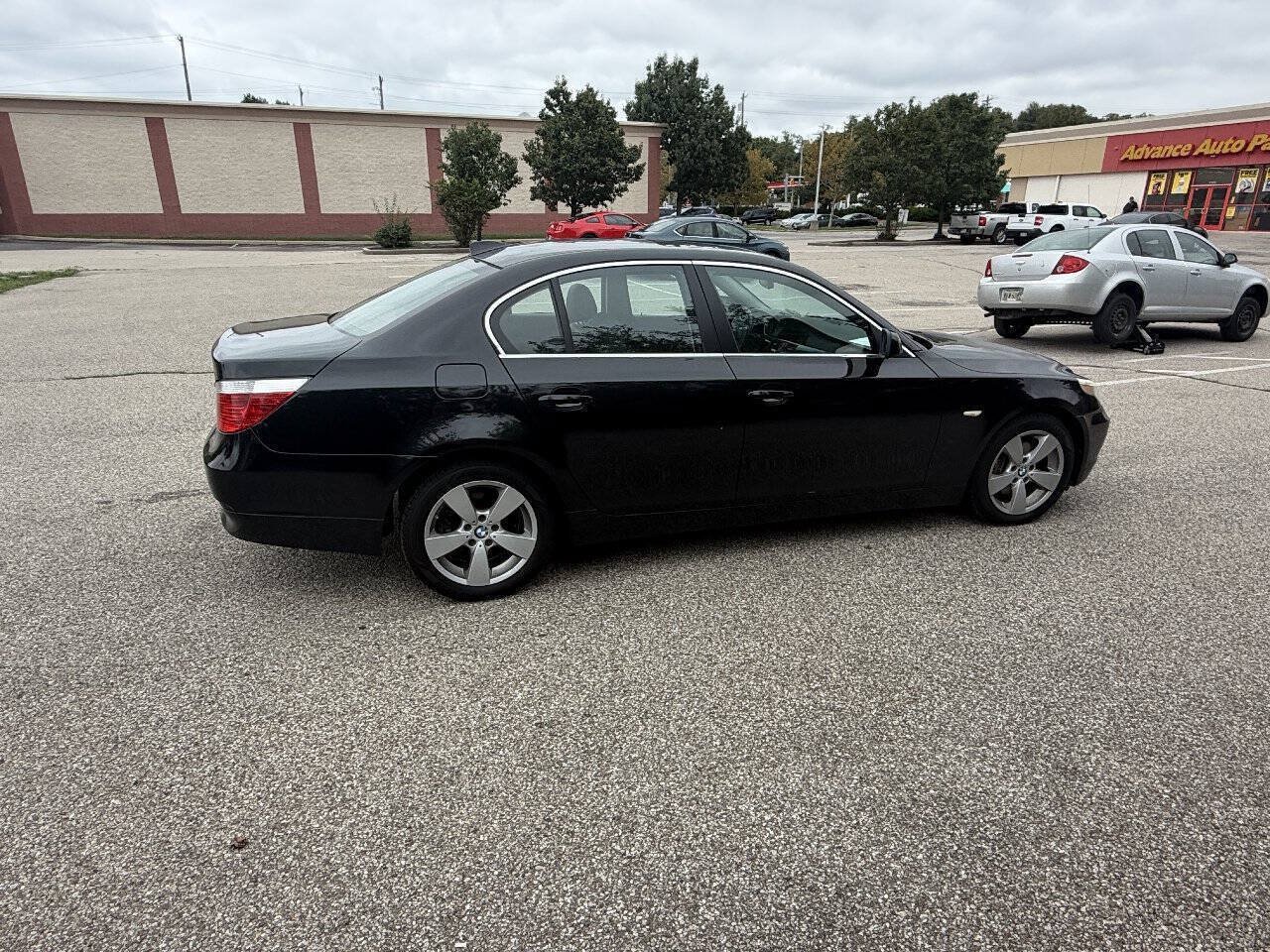 Used 2007 BMW 530xi Sedan AWD/4WD image 4