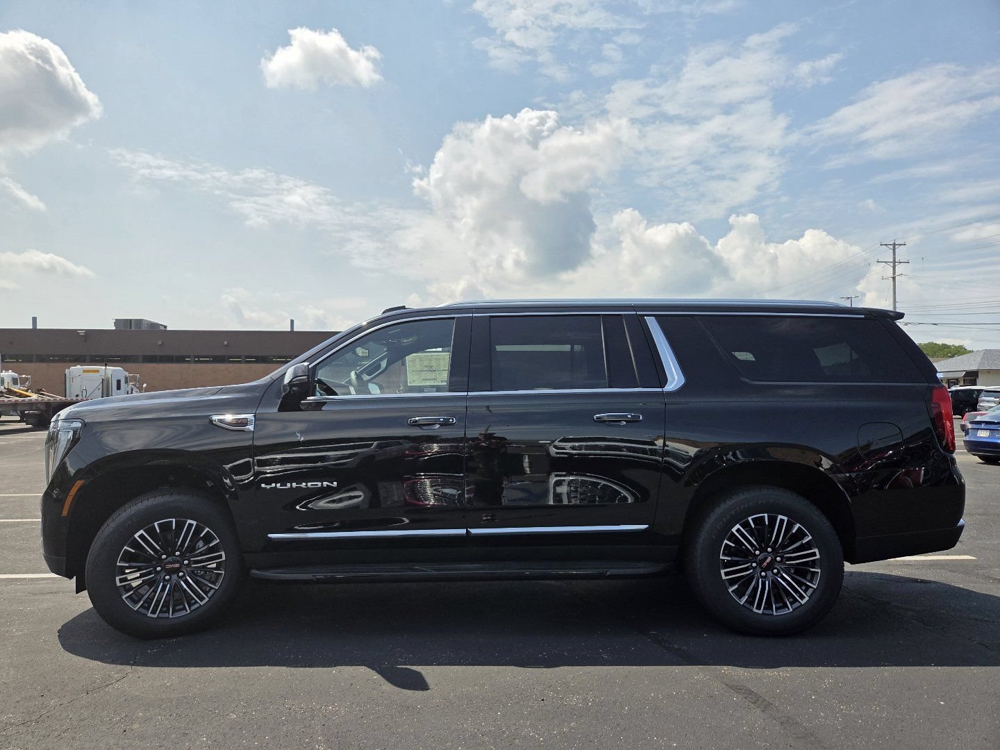 New 2026 GMC Yukon XL Elevation AWD/4WD image 16
