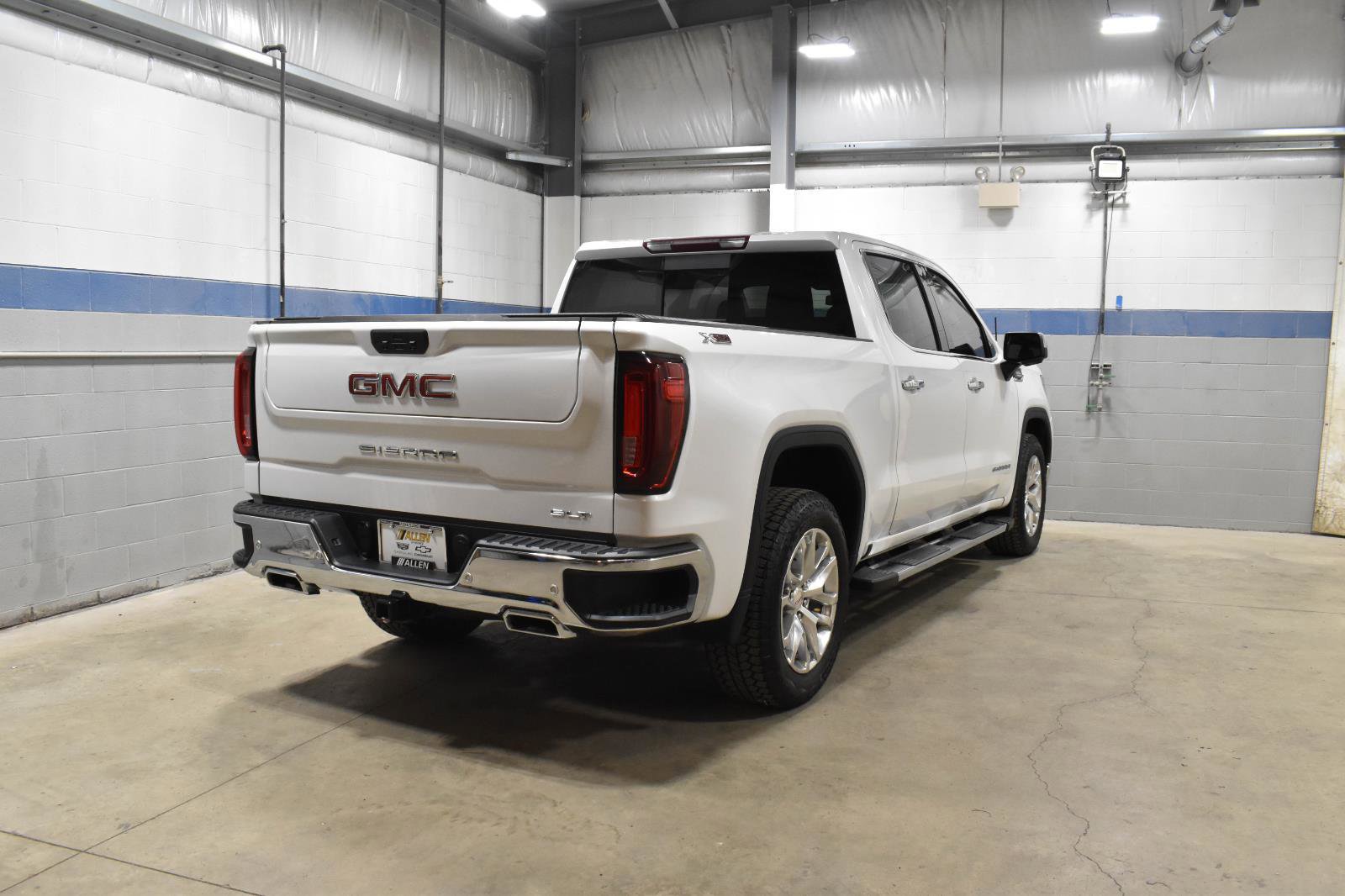 Used 2021 GMC Sierra 1500 SLT w/ SLT Premium Plus Package AWD/4WD image 27